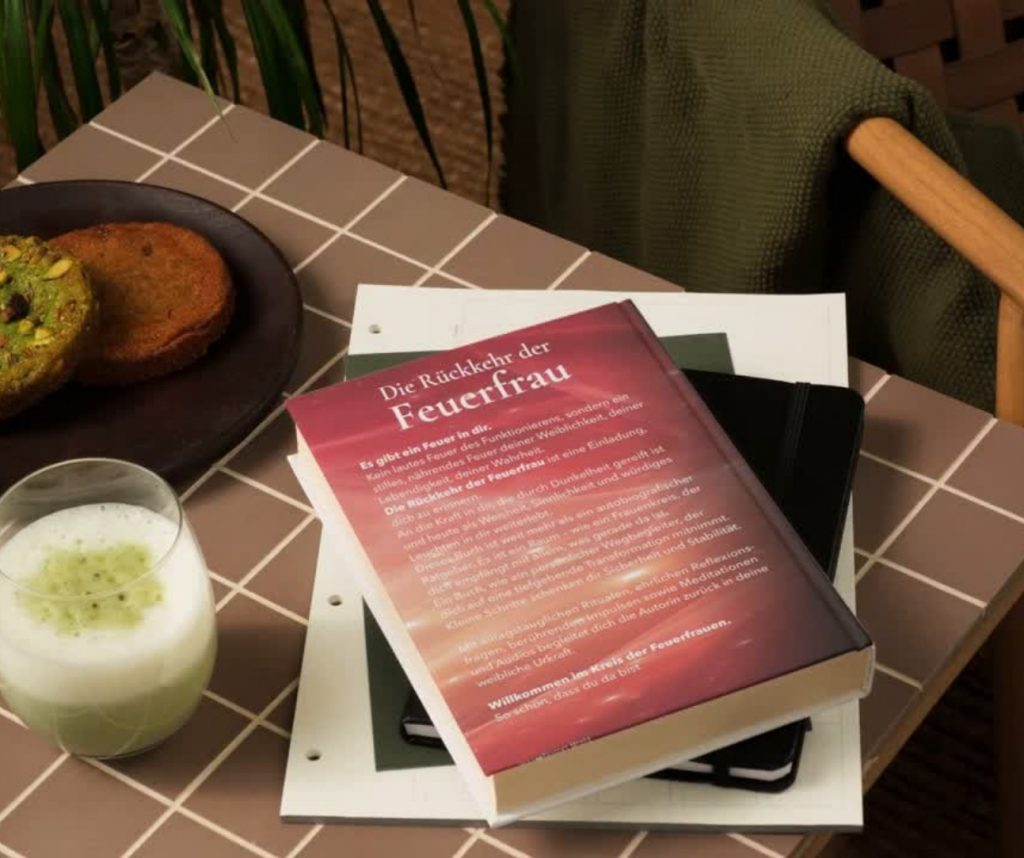 Die Rückkehr der Feuerfrau von der Autorin Sandra Saviera Otto - Ein Buch für Frauen, die Weiblichkeit leben und in der Tiefe fühlen wollen