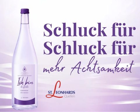 Ich Bin - Quellwasser aus den St. Leonhards Quellen im Allgäu und der Wasserbotschafterin Ursula Maria Lang im Herzprojekt Magazin 27. Ausgabe Berufung LEBEN